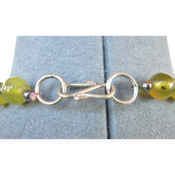 Vintage Olive Green Glass Bead Necklace/Metal Accents 20" - Picture 4 of 4